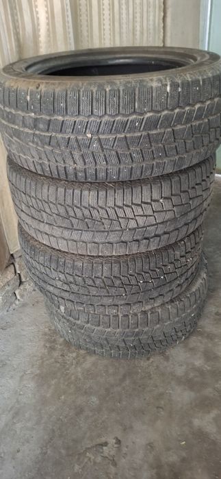 Продам зимние шины 225/55/17 состояние идеалное без трешин