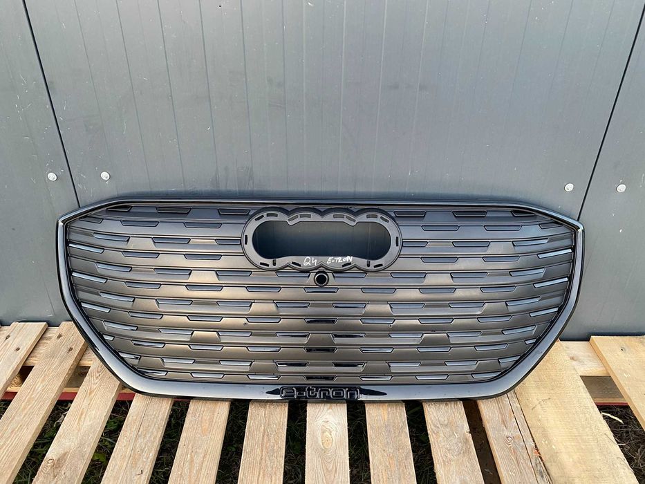 Grila centrala Audi E-Tron e Tron, impecabila, originala