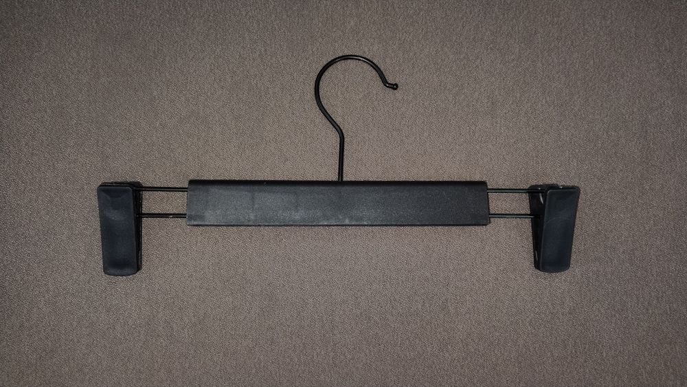 Продам вешалки не дорого