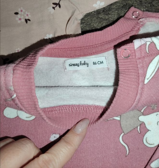 Lot bluzițe ( 4 bucăți) fetiță mărimea 86 H&m și Sinsay