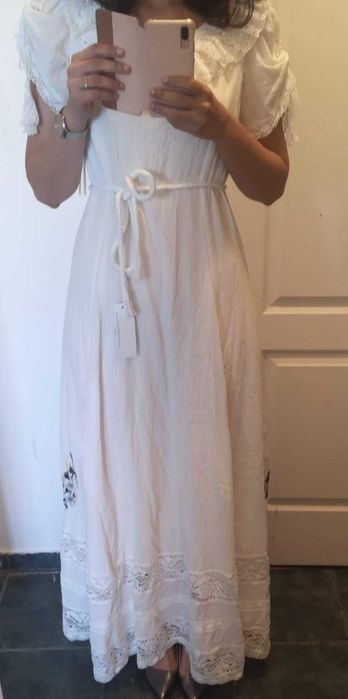 2 rochii superbe si feminine de ocazie, Diana Antohi si Lehel!!!