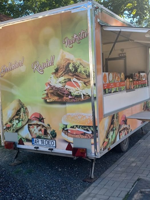 Rulotă fast-food, marca WM MEYER