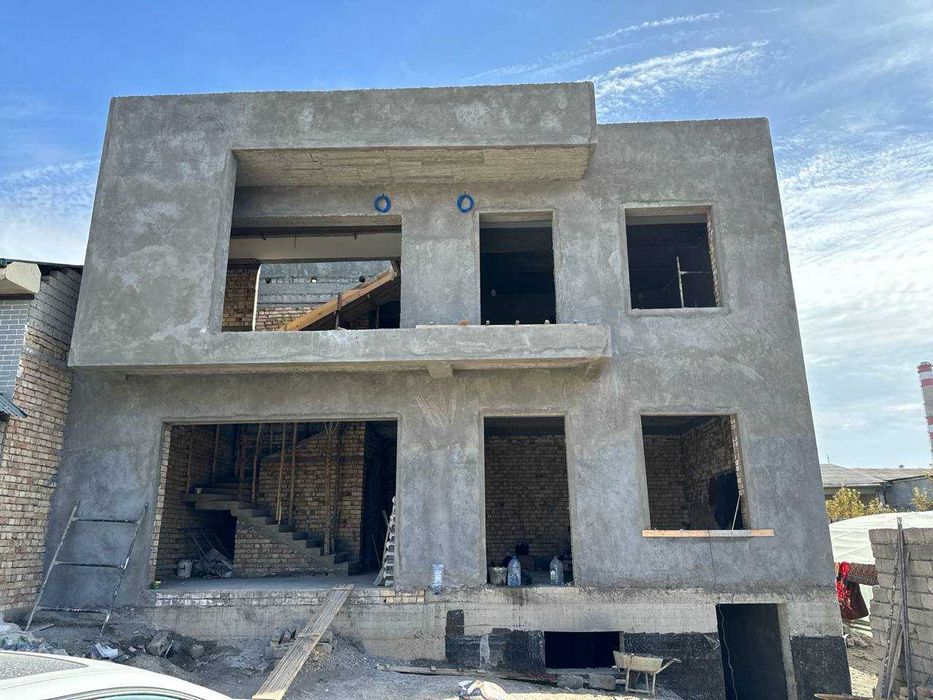 Продается участок с домом в стиле Hi-Tech.

Площадь участка: 3 сотки