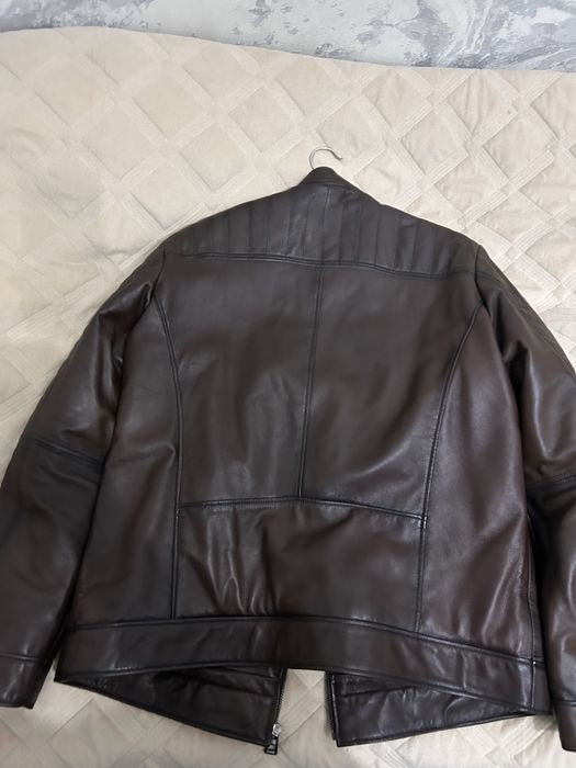 Коричневая кожанка