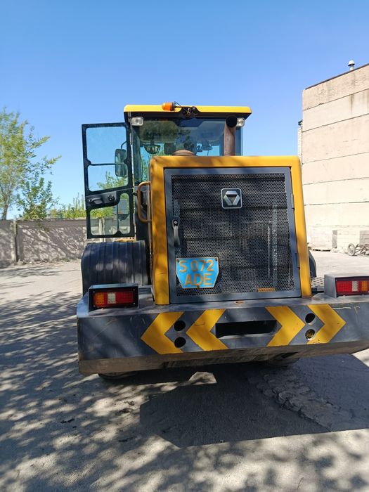 Продам погрузчик LW300