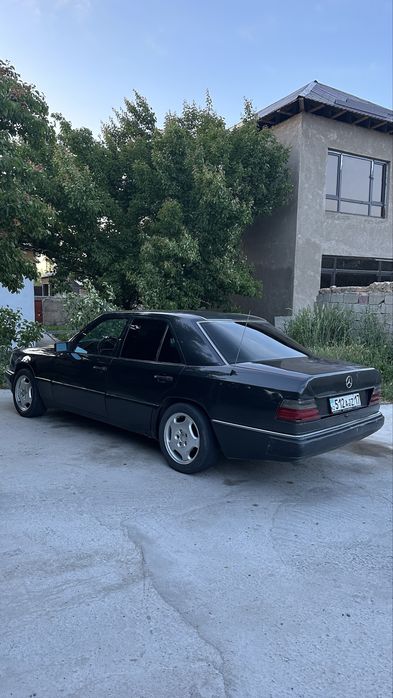 Мерседес W124 230