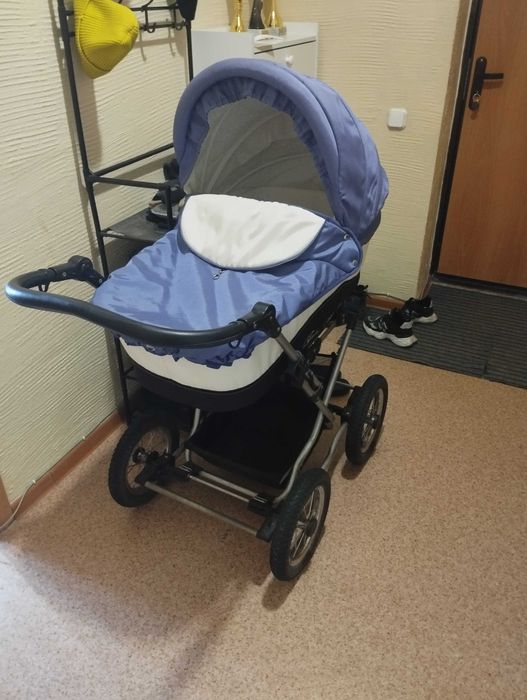 Продам детскую коляску 2в1