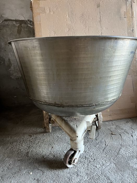 Продам дежу 100 литров примерно