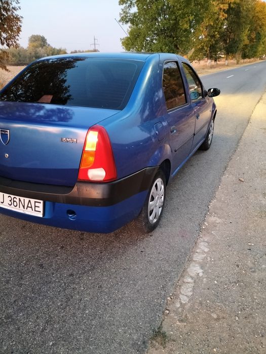 Vând Dacia Logan