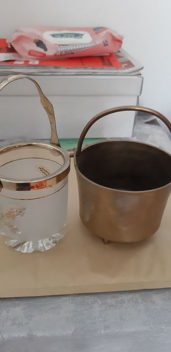 Bomboniere de sticlă și alamă