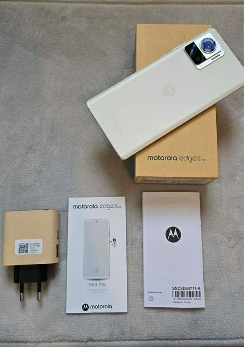 Възможен бартер/Motorola Edge 30 Ultra 256GB