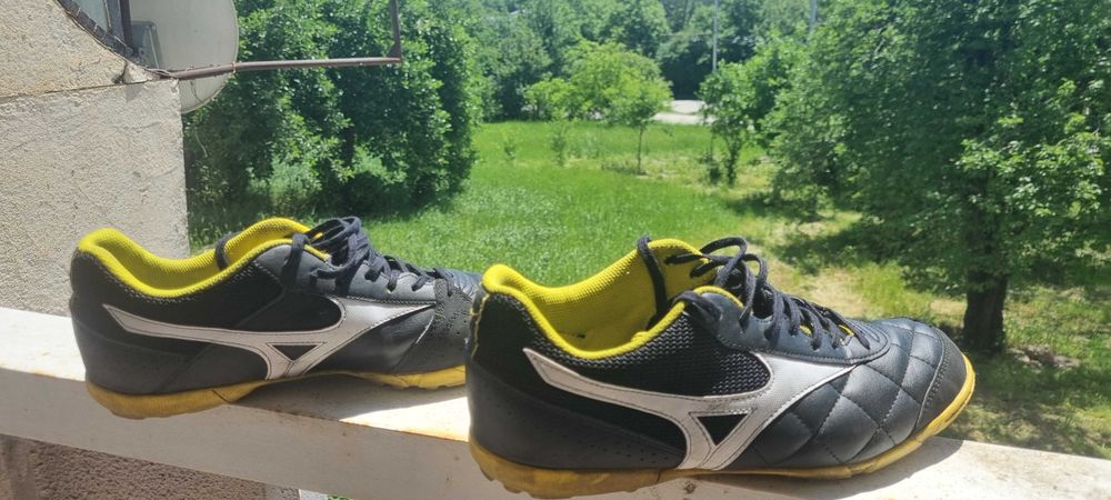 Футболни обувки Mizuno