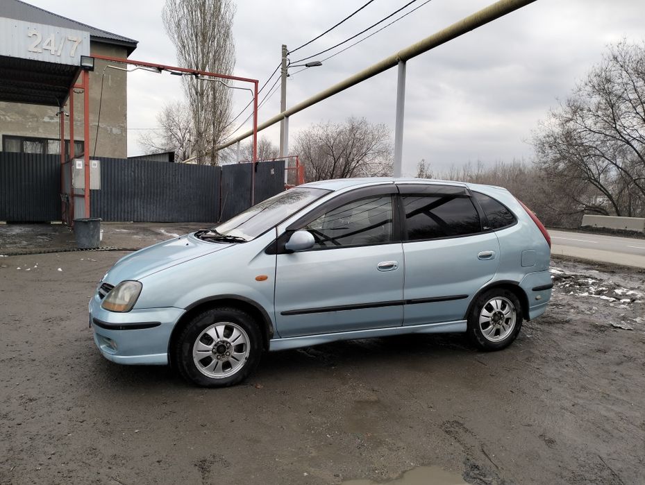 Nissan Tino продам
