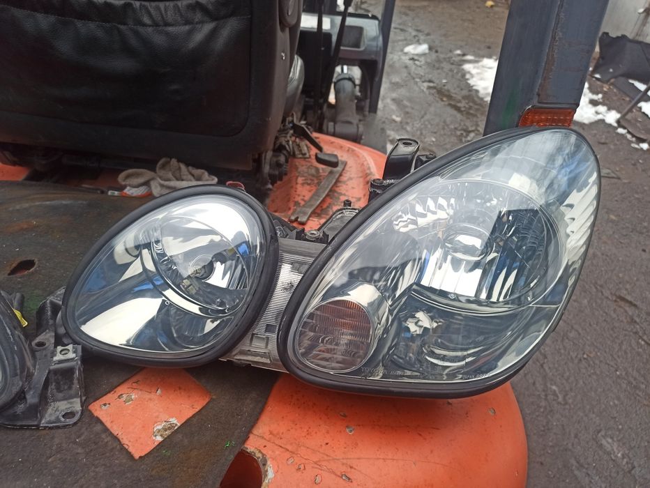 Фары передняя оптика Lexus Gs 300