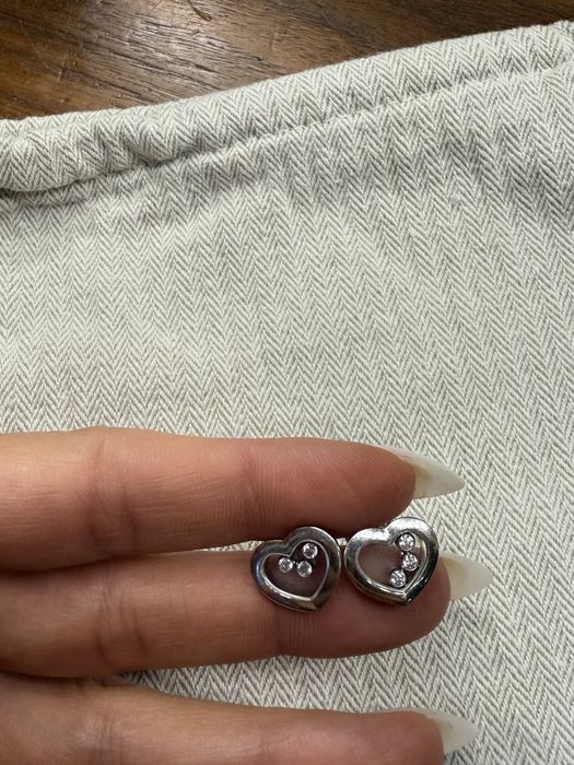 Обеци Happy Diamonds може да се проверят в Шопард София