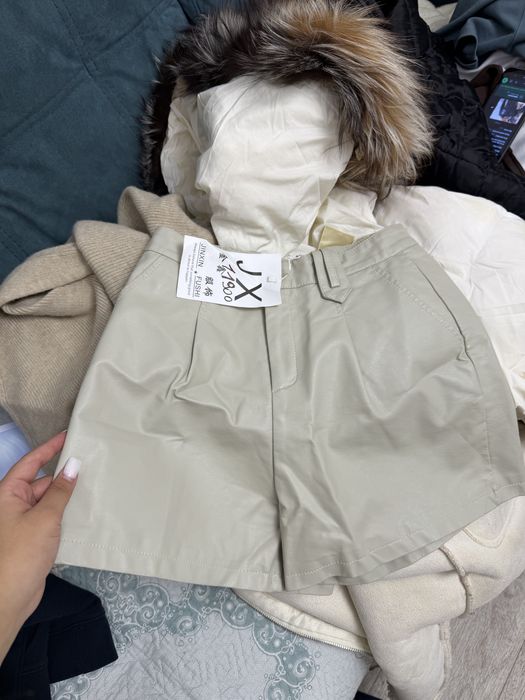 Продам шорты и джинсы