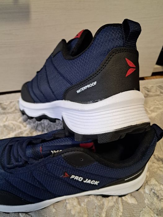 Adidas / Pantofi sport mărimea 42