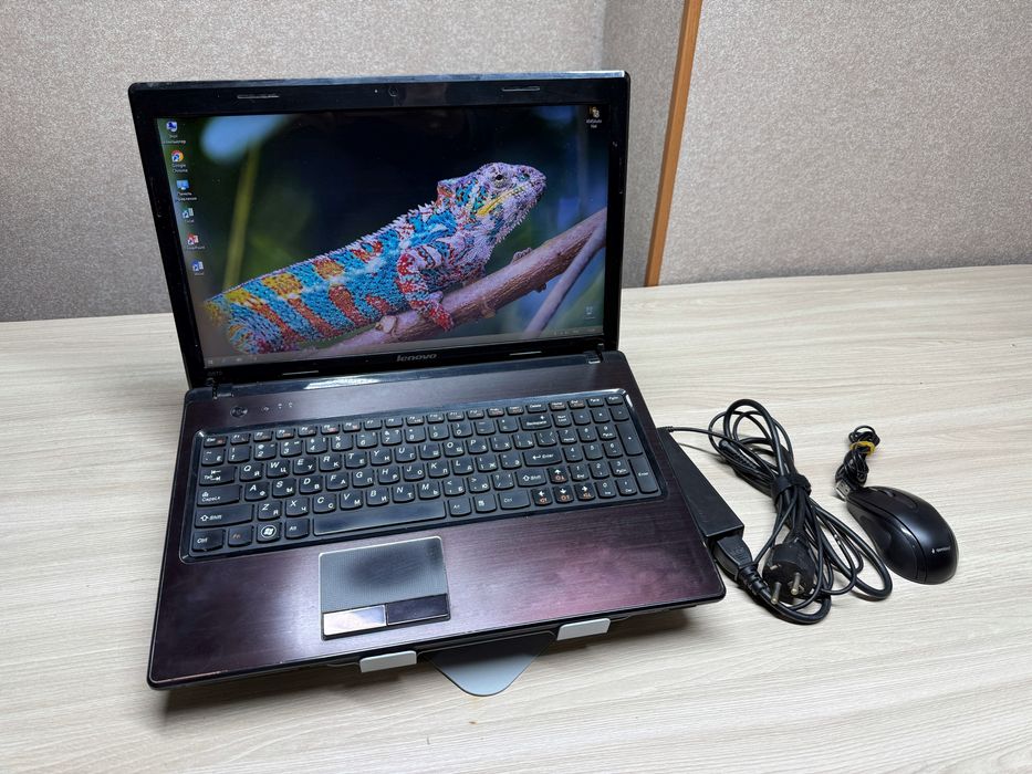 i5 Lenovo мощный ноутбук в полном рабочем состояний