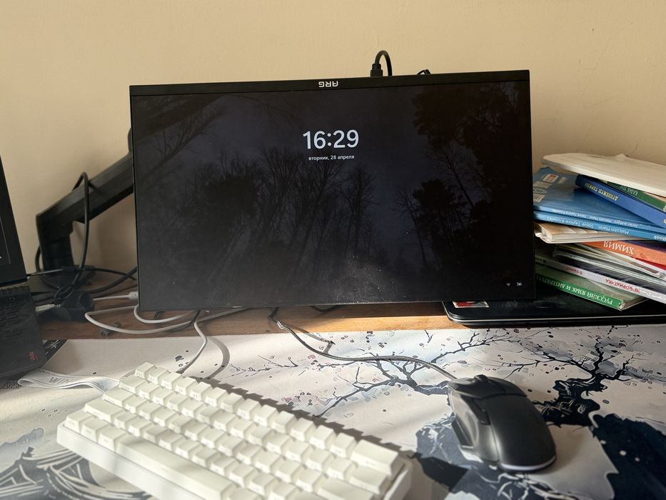 продаеться монитор