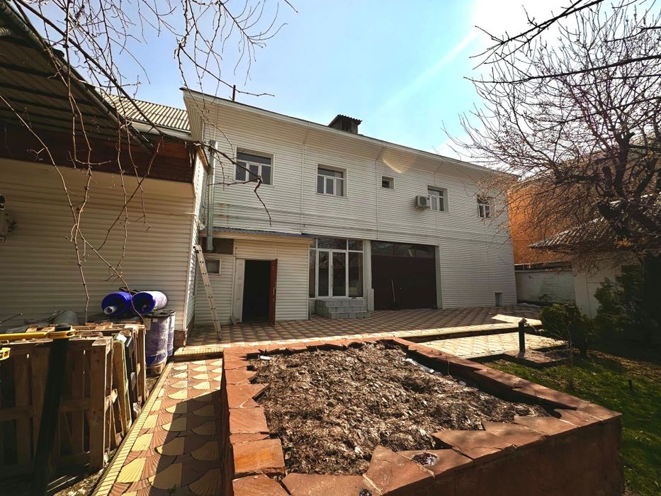 Здание 300кв в центре города