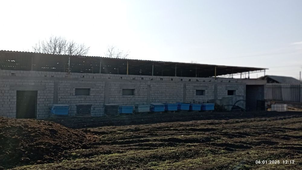 Uchastka Biznesga tayyor joy issiq honalar va seh mavjud