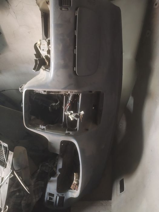 тойота ипсум  запчасти