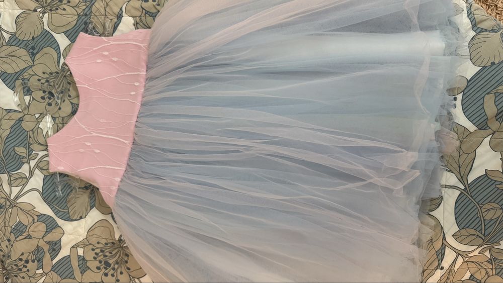 Продам детские платья нардяные