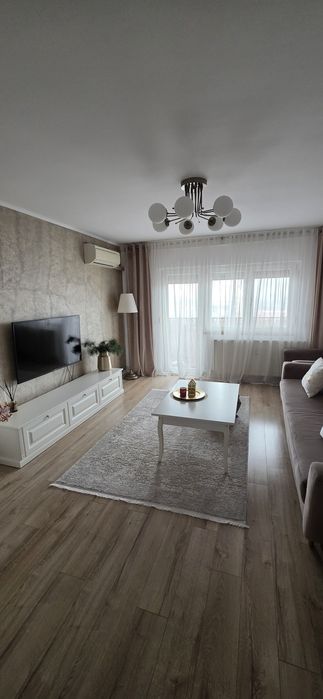 Vând apartament 5 camere in zona Vlaicu ;str Poetului;etj4!re