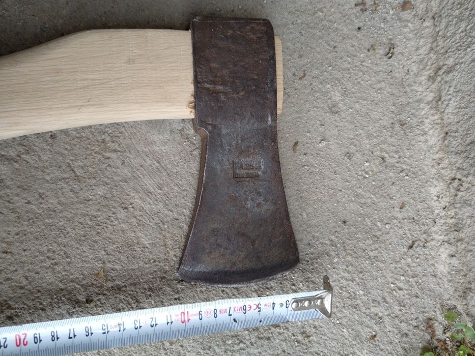 Продавам две големи Френски антикварни брадви 19-ти век Продавам