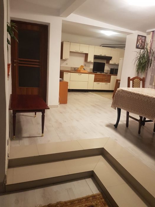 Inhiriez camera la casa zona COPOU