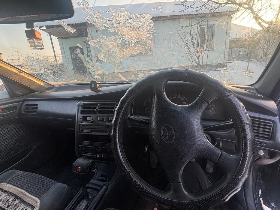 Toyota Corona 1995года