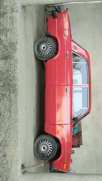 Жигули ваз 2106.