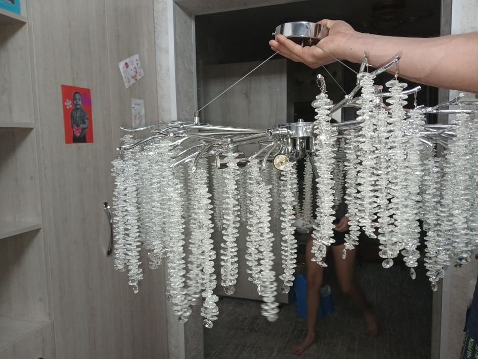 Продам люстру НОВАЯ 50000