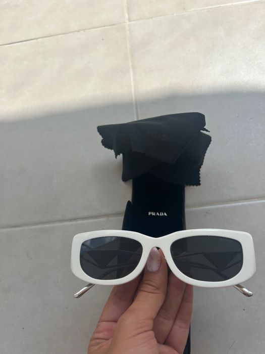 Оригинални слънчеви бели очила Prada / Прада