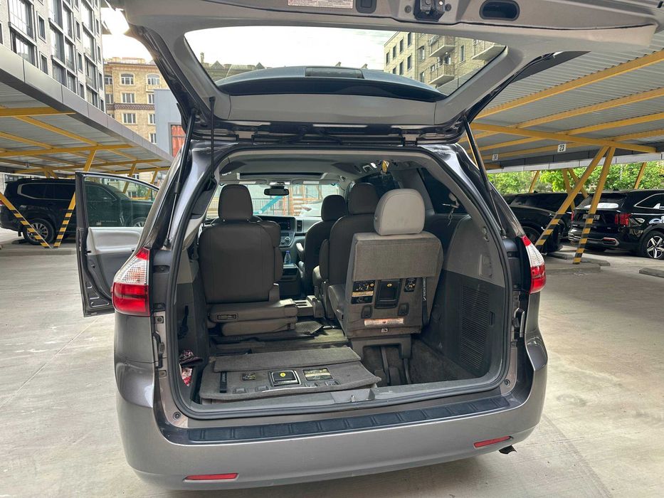 Toyota Sienna 2018 Срочная продажа