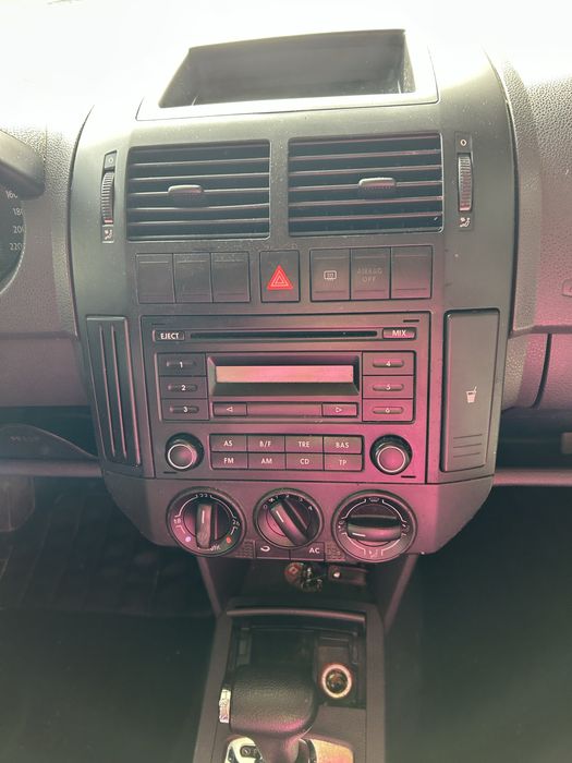Volkswagen Polo-сив металик