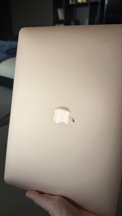 MacBook Air Retina 13” 2019 – Rose Gold – i5 – 8GB RAM – 128GB SSD