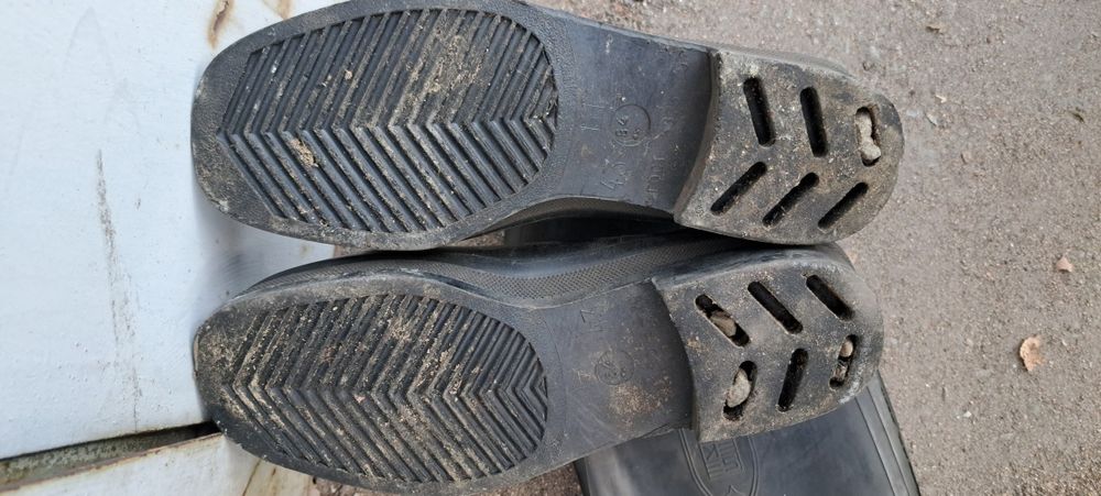 Сапоги резин. 42 и 43