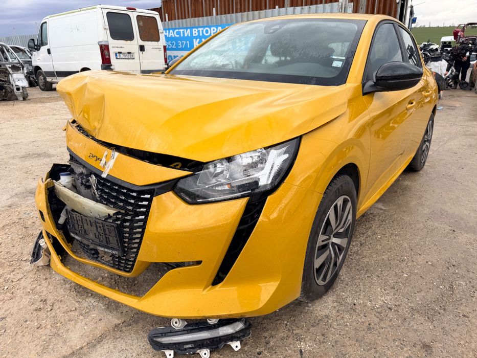 Peugeot 208 1.2 PureTech, двигател HNE, 101 кс., 6 ск.,2024г.,40000 км