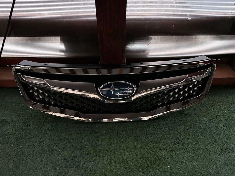 решетка радиаторна Subaru Legacy 2009-2013 г. #047V.