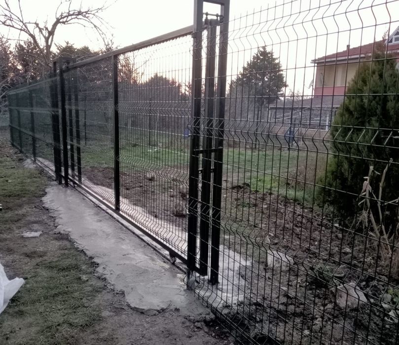 Дворни врати - оградни колове - оградни пана