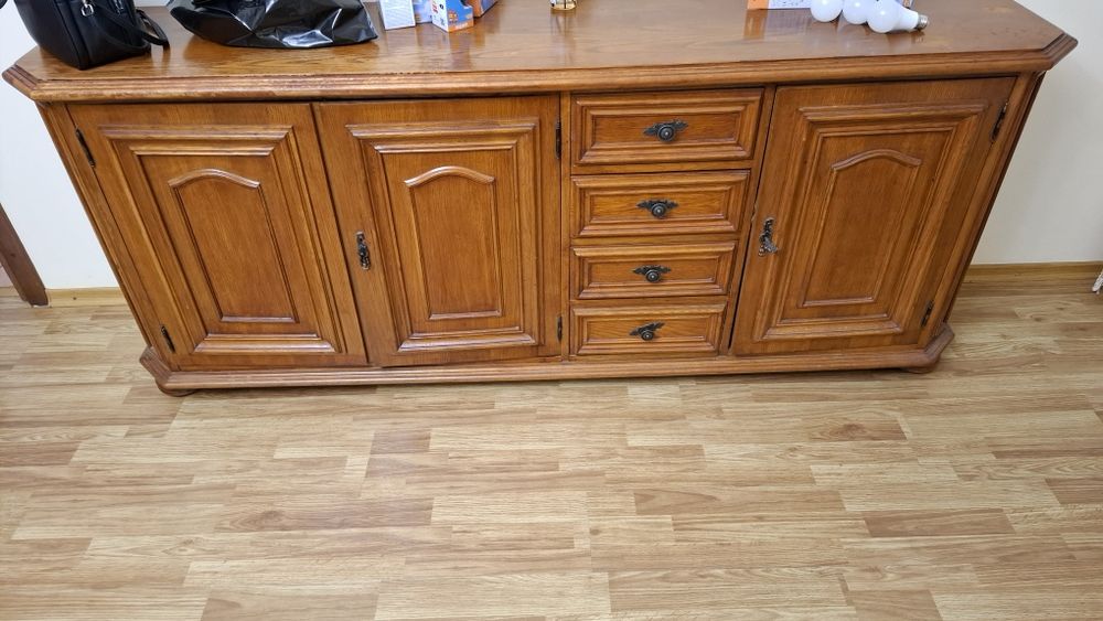 Vând mobilier dormitor