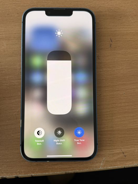 Iphone 13  в голубом цвете