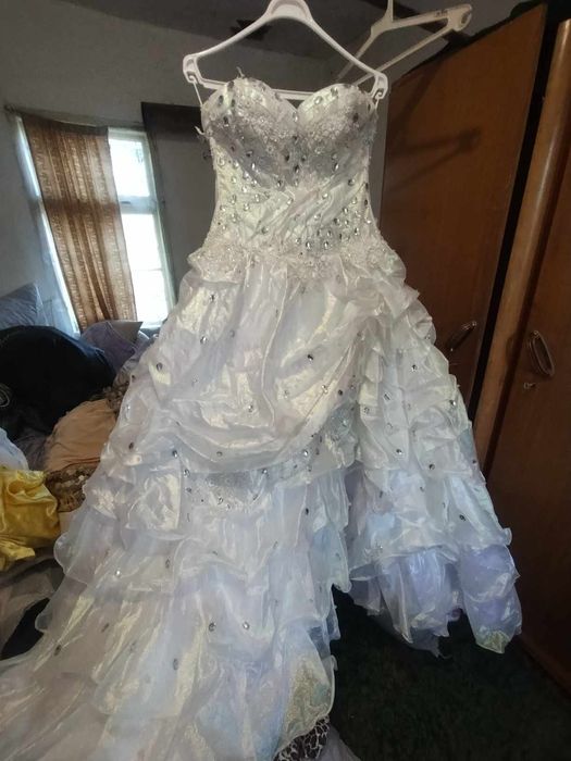 Булчински рокли.