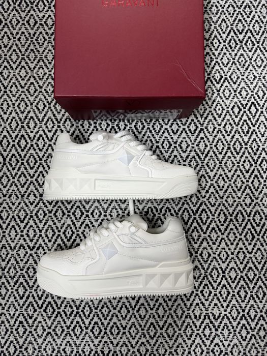 Valentino Garavani one stud xl