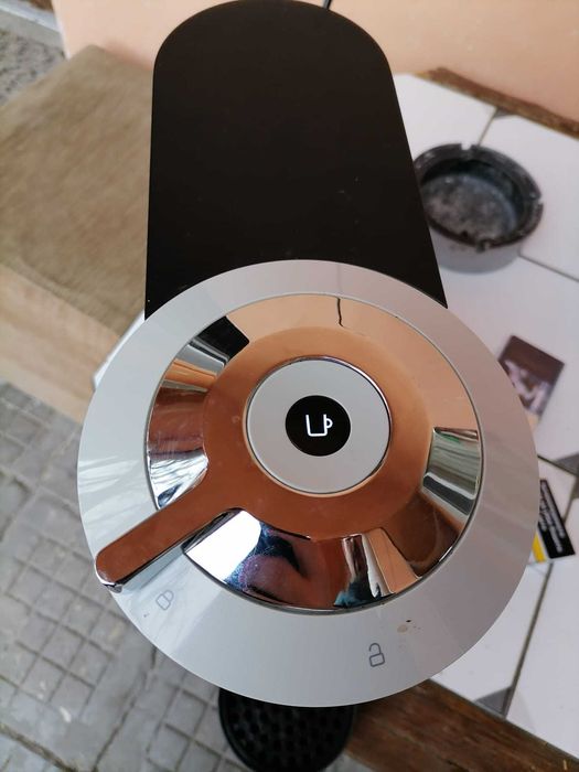 Кафе машина с капсули  Nespresso vertuo next 1