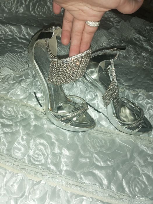 Обувь 39 размер  ..