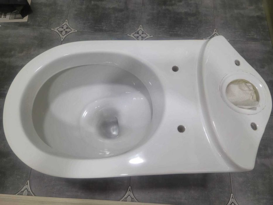 Продам унитаз без бачка