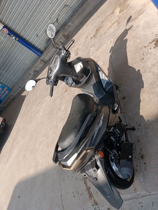 Скутер продаю срочно