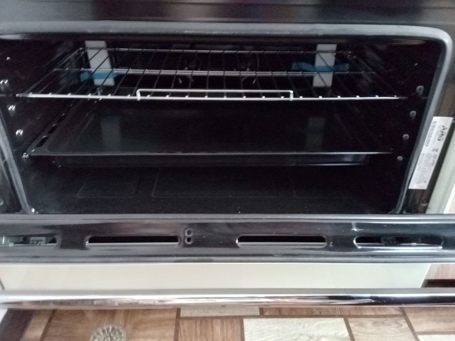 Продам газовую плиту